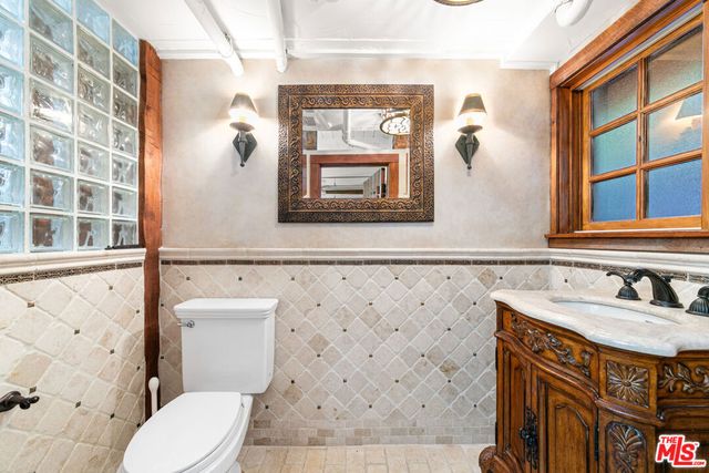 8497 Harold Way, Los Angeles, CA 90069