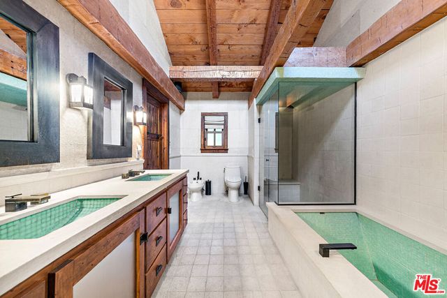 8497 Harold Way, Los Angeles, CA 90069