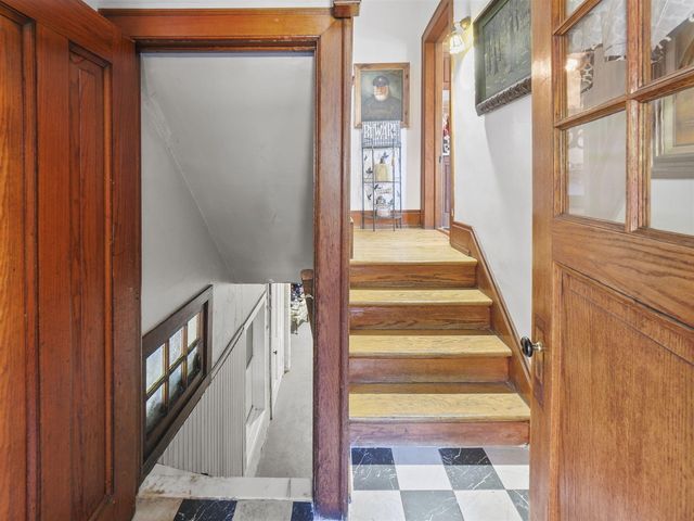 516 Maple Street, Manistee, MI 49660