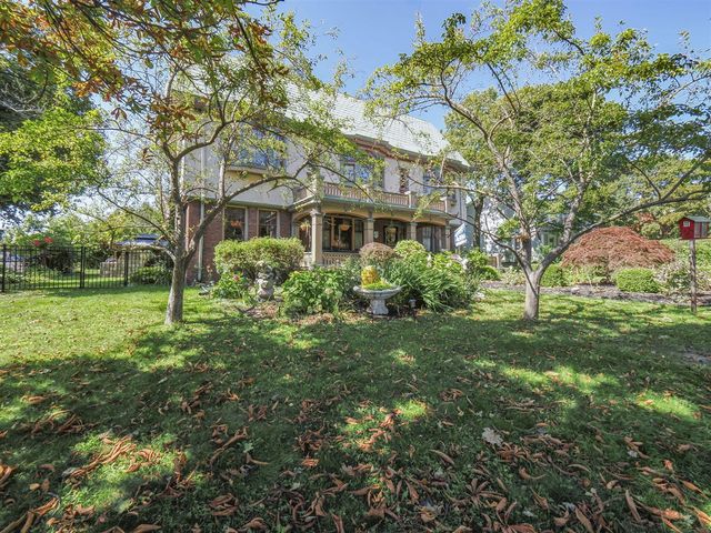 516 Maple Street, Manistee, MI 49660