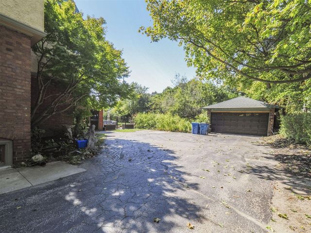 516 Maple Street, Manistee, MI 49660