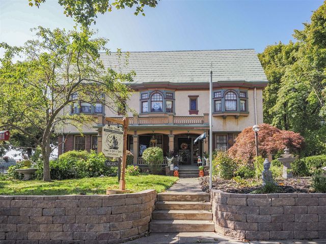 516 Maple Street, Manistee, MI 49660