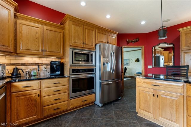 4101 Cove Circle NW, Canton, OH 44708