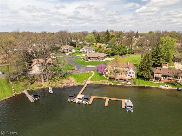 4101 Cove Circle NW, Canton, OH 44708