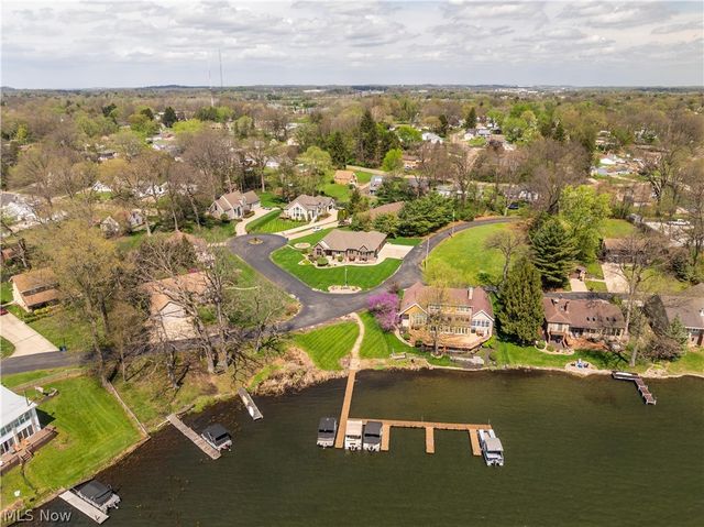 4101 Cove Circle NW, Canton, OH 44708