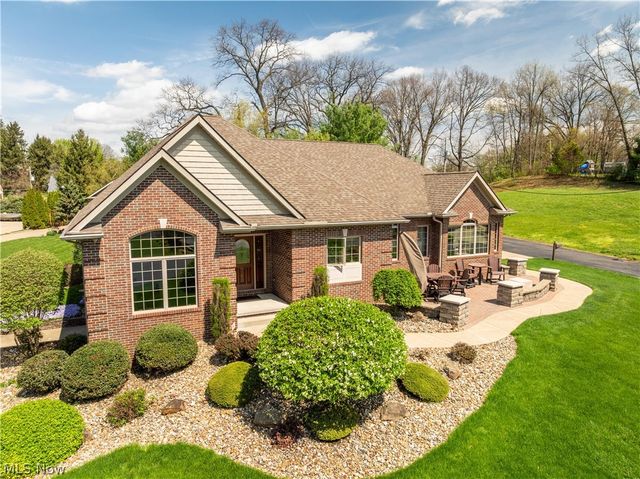 4101 Cove Circle NW, Canton, OH 44708