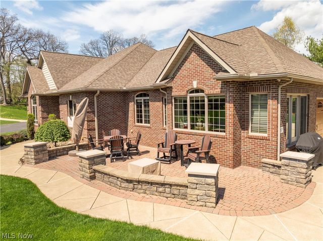 4101 Cove Circle NW, Canton, OH 44708