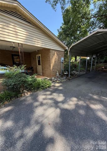 9108 Wilson Heights Avenue, Hildebran, NC 28637