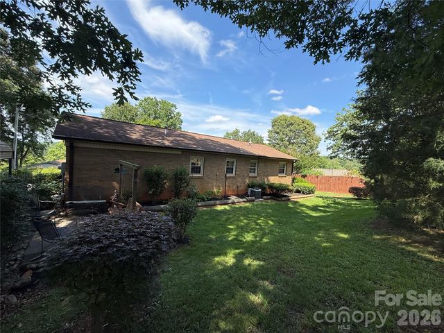 9108 Wilson Heights Avenue, Hildebran, NC 28637