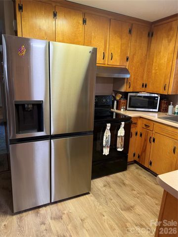 9108 Wilson Heights Avenue, Hildebran, NC 28637
