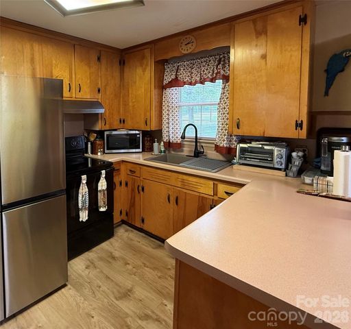 9108 Wilson Heights Avenue, Hildebran, NC 28637