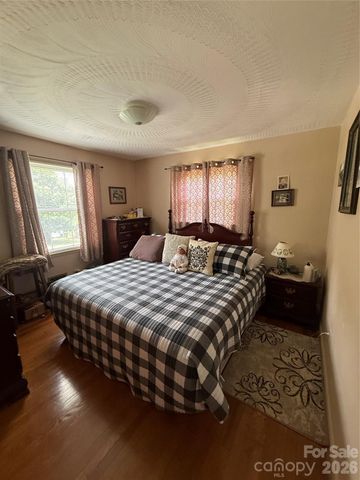 9108 Wilson Heights Avenue, Hildebran, NC 28637