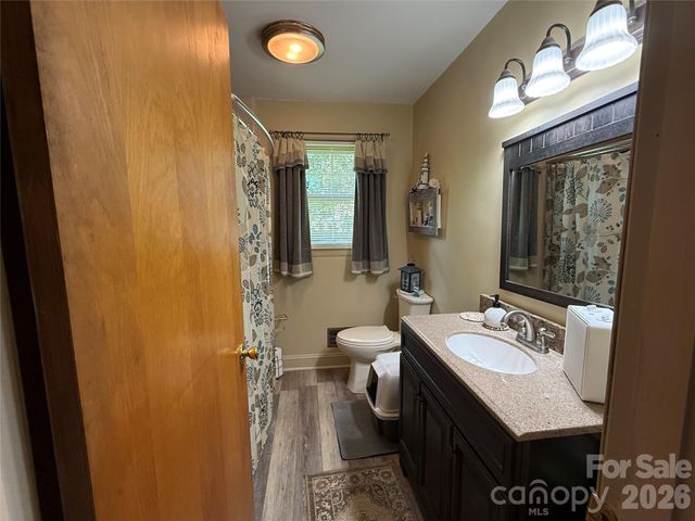 9108 Wilson Heights Avenue, Hildebran, NC 28637