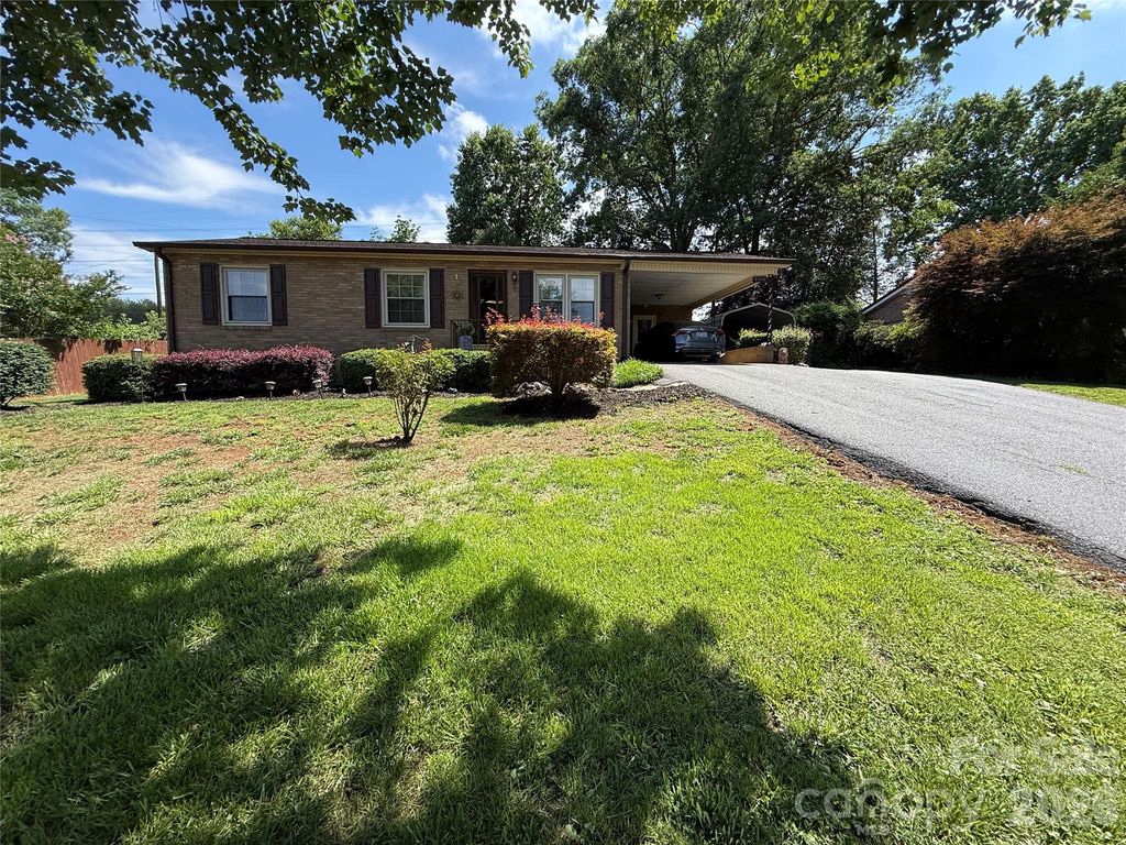 9108 Wilson Heights Avenue, Hildebran, NC 28637