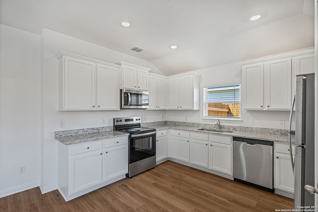 16140 Farmer, Lytle, TX 78052