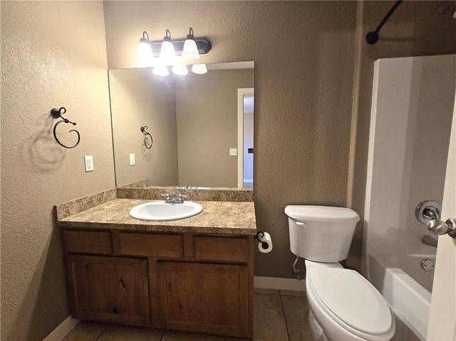 1640 Whirlaway Lane, Prairie Grove, AR 72753