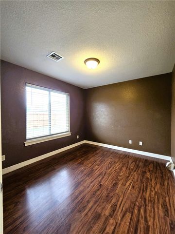 1640 Whirlaway Lane, Prairie Grove, AR 72753