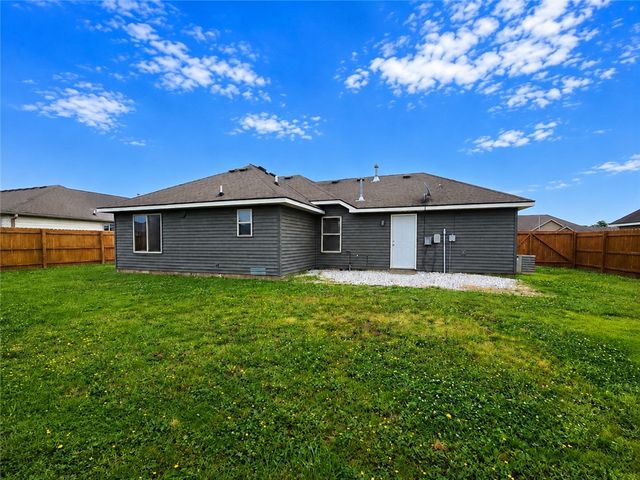 1640 Whirlaway Lane, Prairie Grove, AR 72753