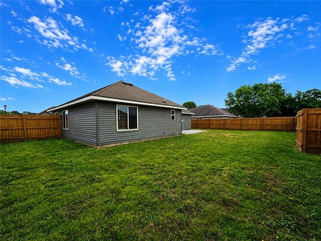 1640 Whirlaway Lane, Prairie Grove, AR 72753