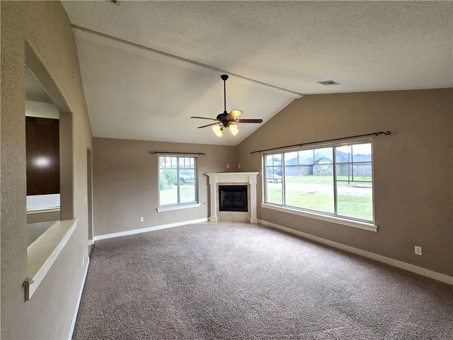 1640 Whirlaway Lane, Prairie Grove, AR 72753