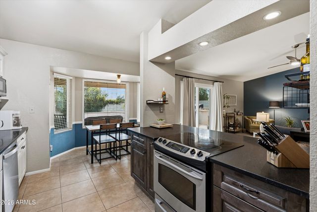 3133 E JOHN CABOT Drive, Phoenix, AZ 85032