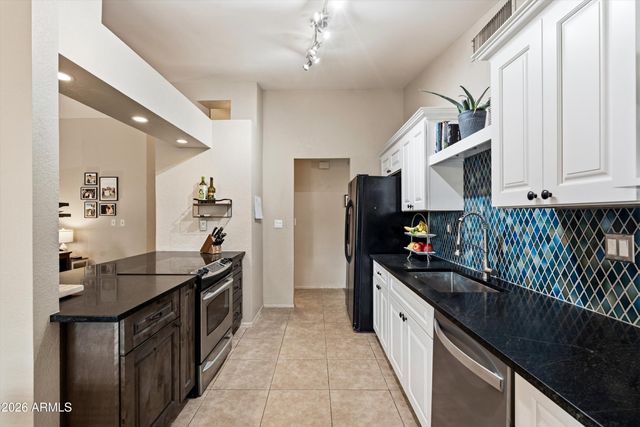 3133 E JOHN CABOT Drive, Phoenix, AZ 85032