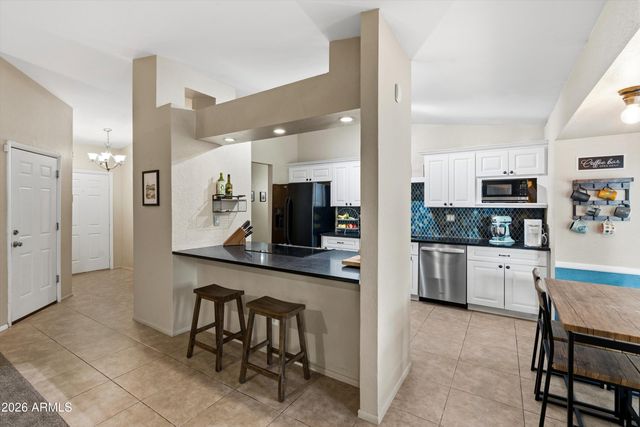 3133 E JOHN CABOT Drive, Phoenix, AZ 85032