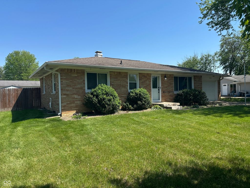 525 Sunset Boulevard, Greenwood, IN 46142