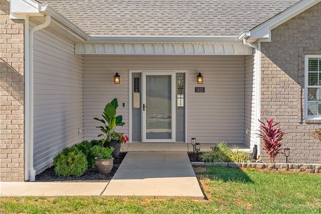 1825 Lexington Avenue, Hopkinsville, KY 42240