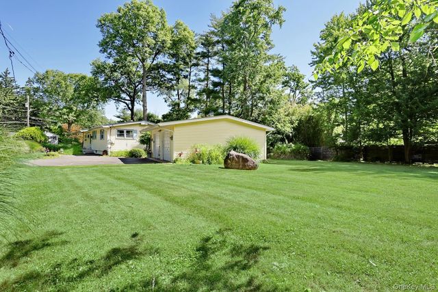 16 Heather Lane, West Nyack, NY 10994