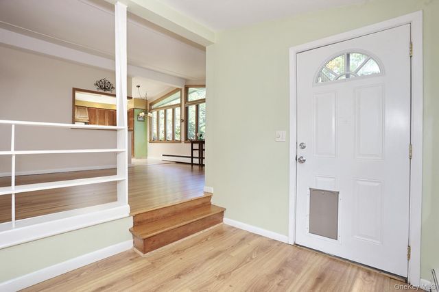 16 Heather Lane, West Nyack, NY 10994