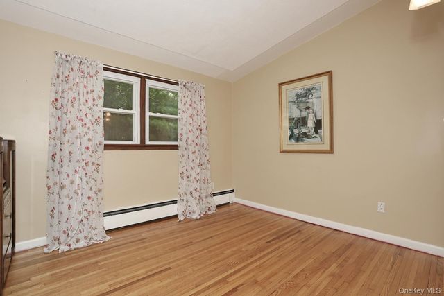16 Heather Lane, West Nyack, NY 10994