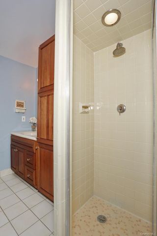 16 Heather Lane, West Nyack, NY 10994
