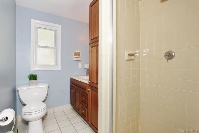 16 Heather Lane, West Nyack, NY 10994