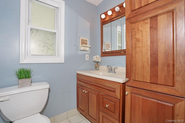 16 Heather Lane, West Nyack, NY 10994
