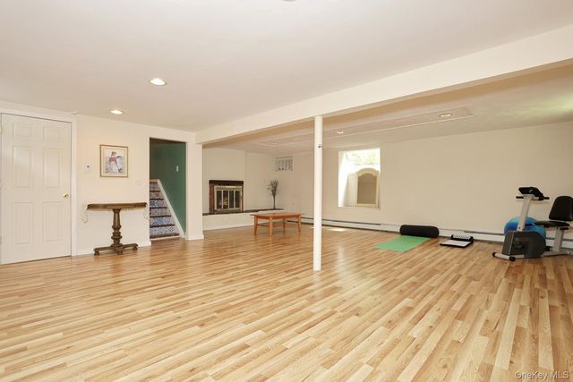 16 Heather Lane, West Nyack, NY 10994