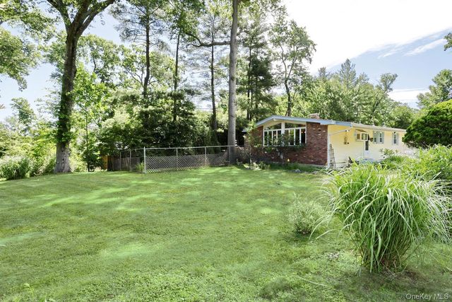 16 Heather Lane, West Nyack, NY 10994