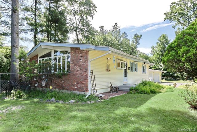 16 Heather Lane, West Nyack, NY 10994