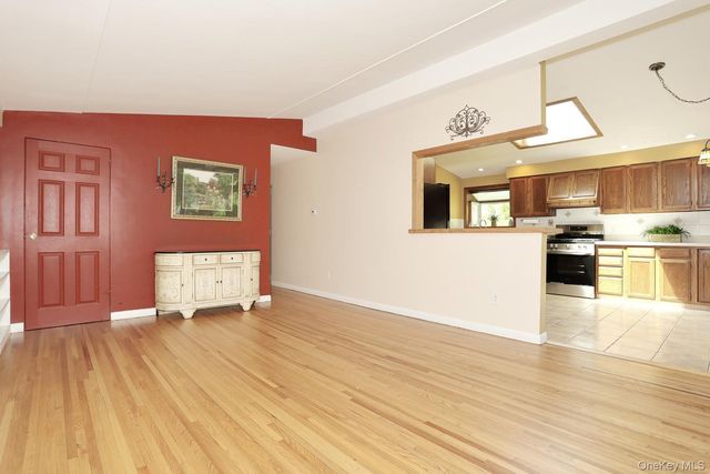 16 Heather Lane, West Nyack, NY 10994