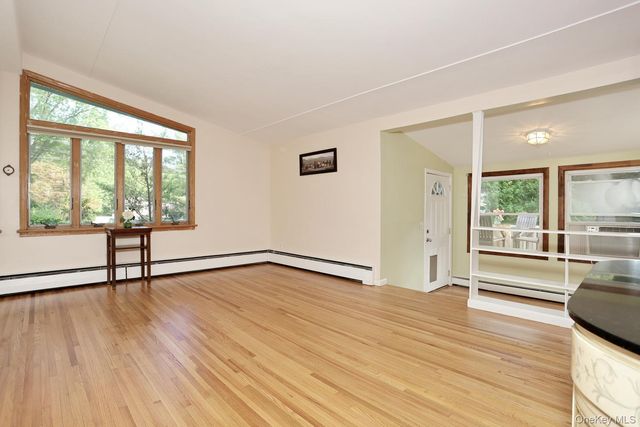 16 Heather Lane, West Nyack, NY 10994