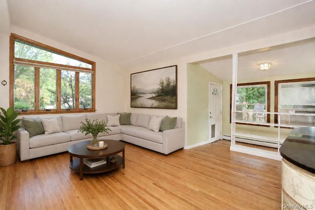 16 Heather Lane, West Nyack, NY 10994