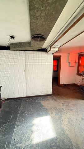 3535 S Damen Avenue, Chicago, IL 60609