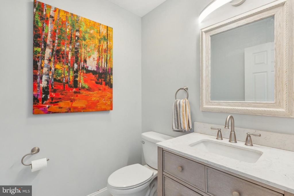 Image 18 of property listing at 202 E LAFAYETTE AVE, Baltimore, MD 21202