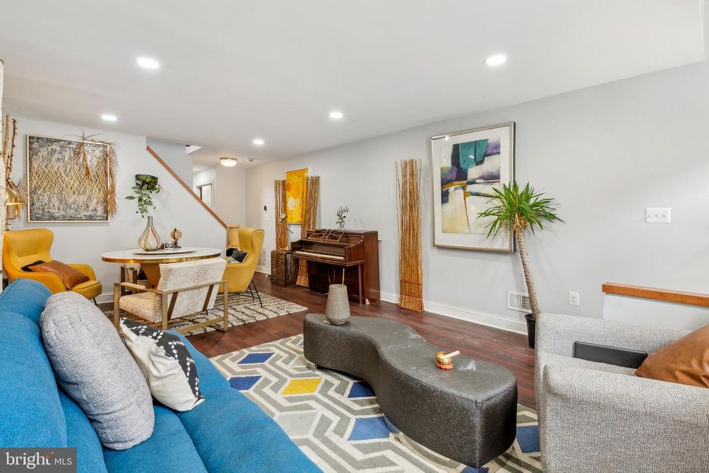 Image 4 of property listing at 202 E LAFAYETTE AVE, Baltimore, MD 21202