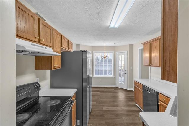 8039 Mustang Lane, Riverdale, GA 30274