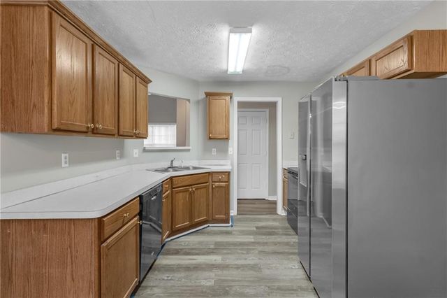 8039 Mustang Lane, Riverdale, GA 30274