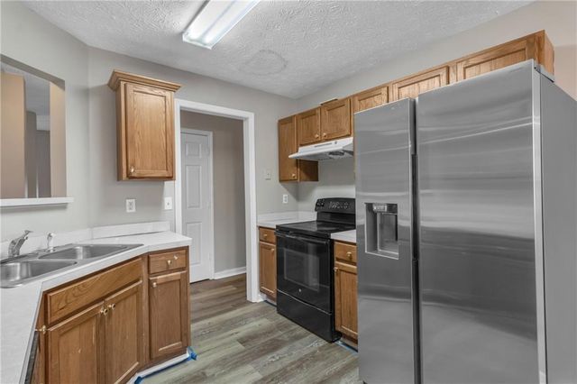 8039 Mustang Lane, Riverdale, GA 30274