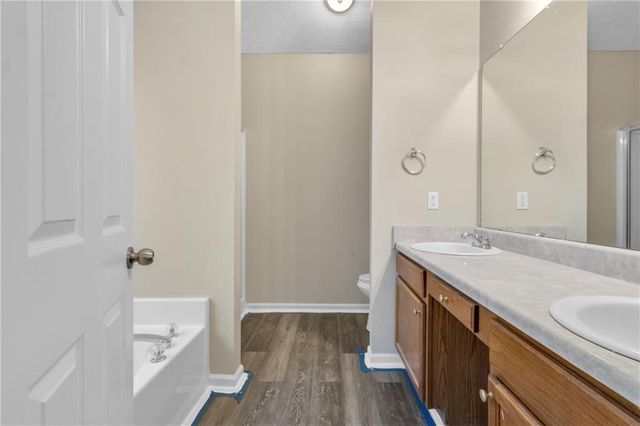 8039 Mustang Lane, Riverdale, GA 30274