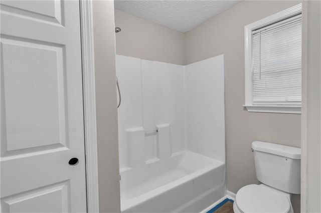 8039 Mustang Lane, Riverdale, GA 30274