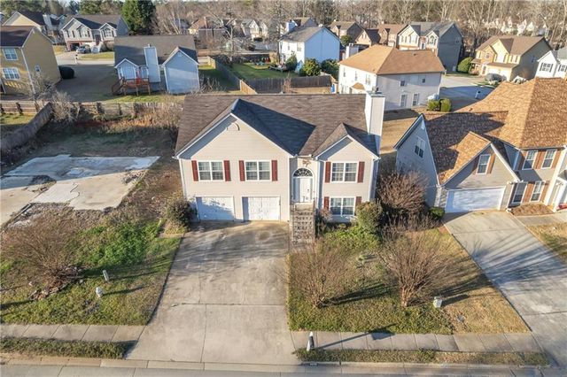 8039 Mustang Lane, Riverdale, GA 30274